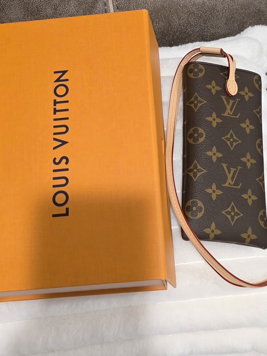 Louis Vuitton Accessories - Authentic Louis Vuitton Monogram Sunglass Pouch